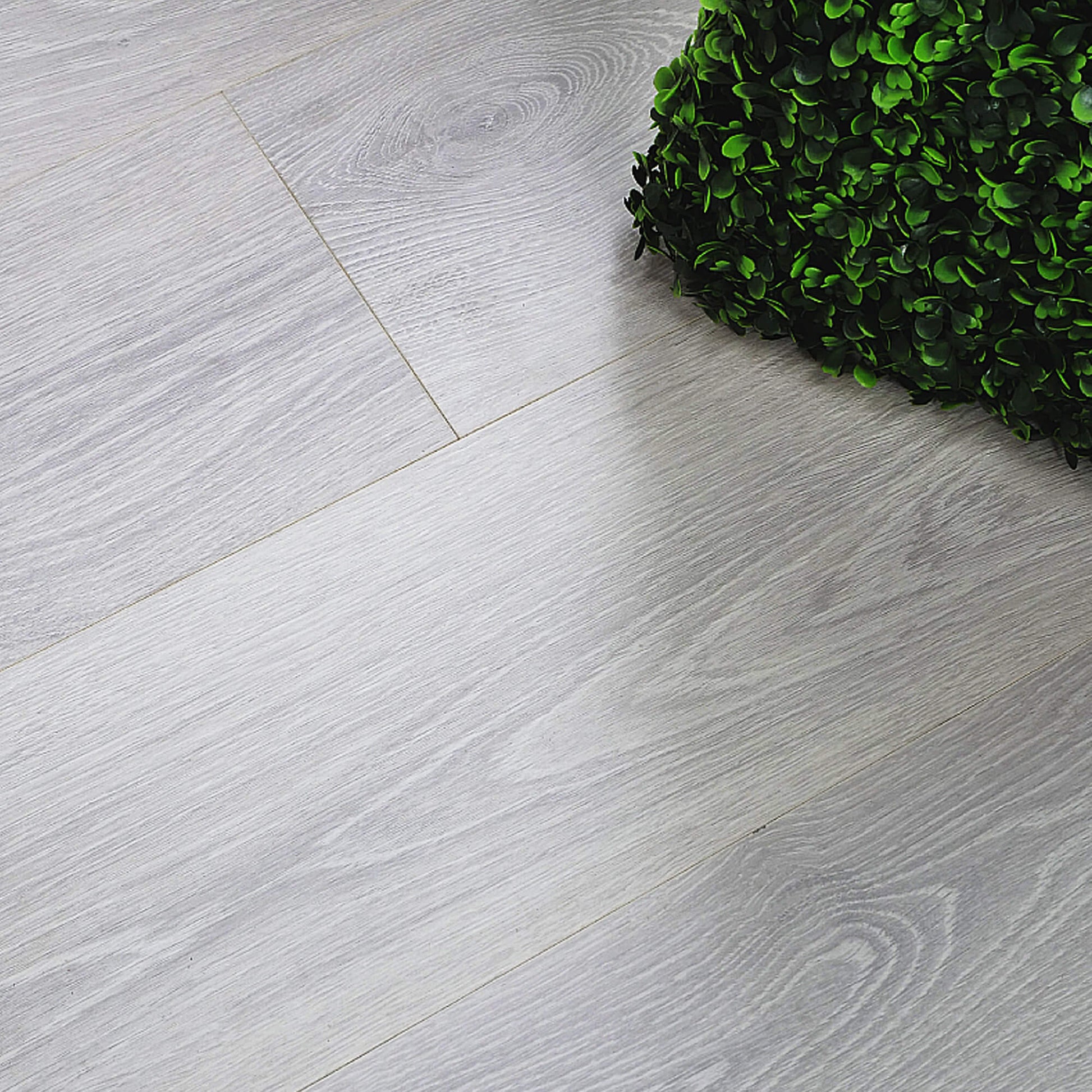 Close-up of Yosemite Oak Country Laminate Flooring